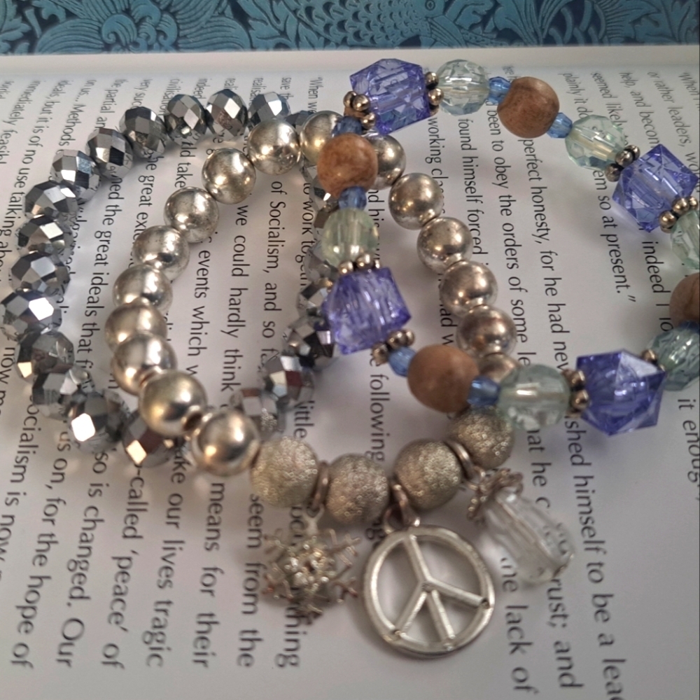 Set of 3 strechy  bracelets